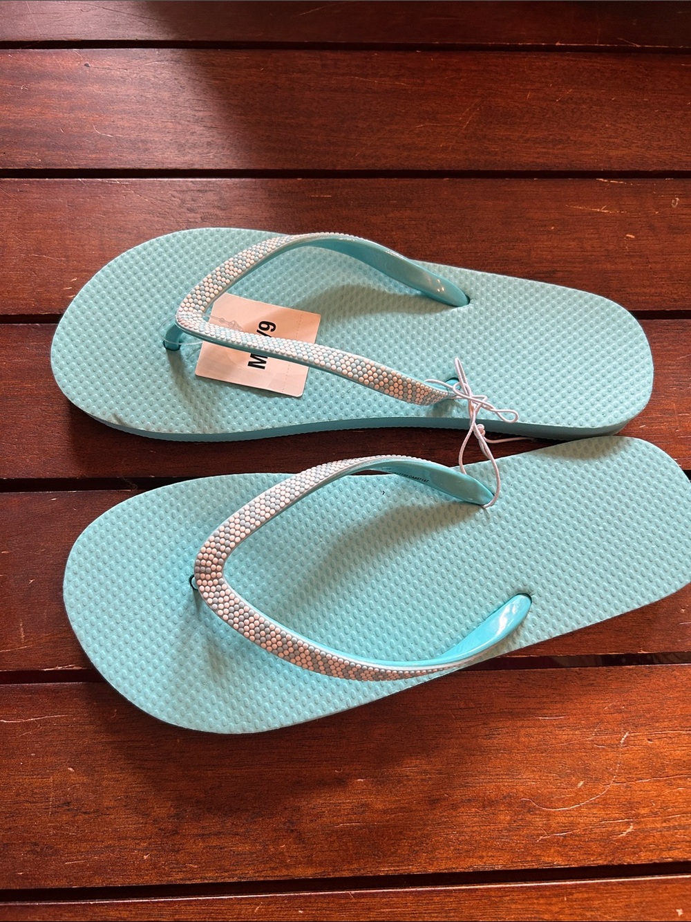 NWT Women’s Turquoise with Pattern at straps Flip Flops - Size M 8/9